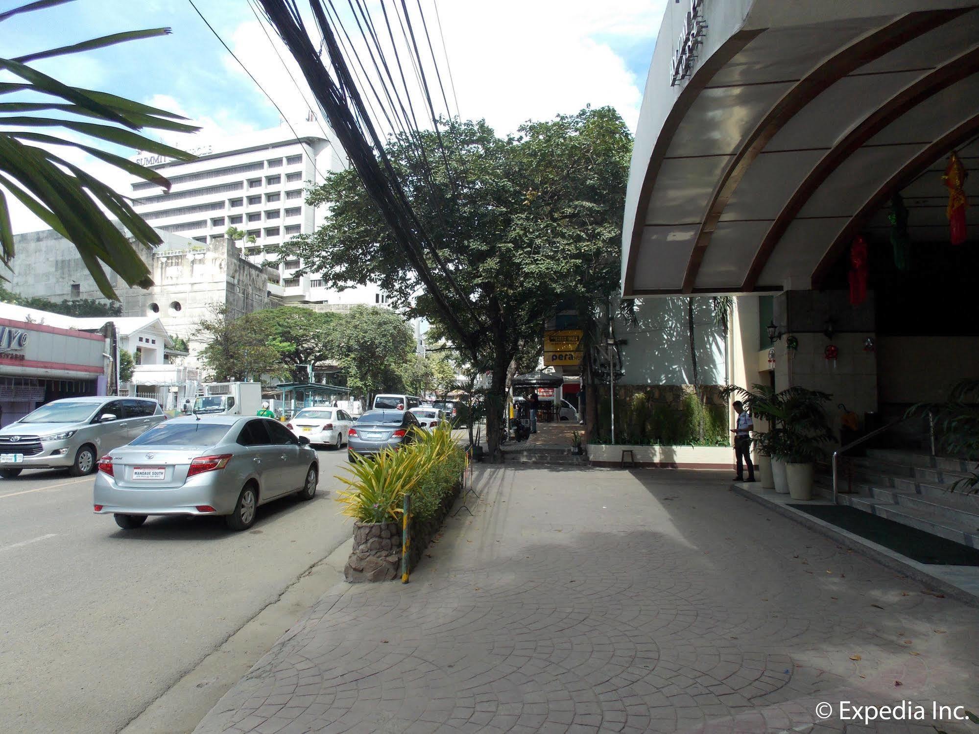 Holiday Plaza Hotel Cebu Exterior foto