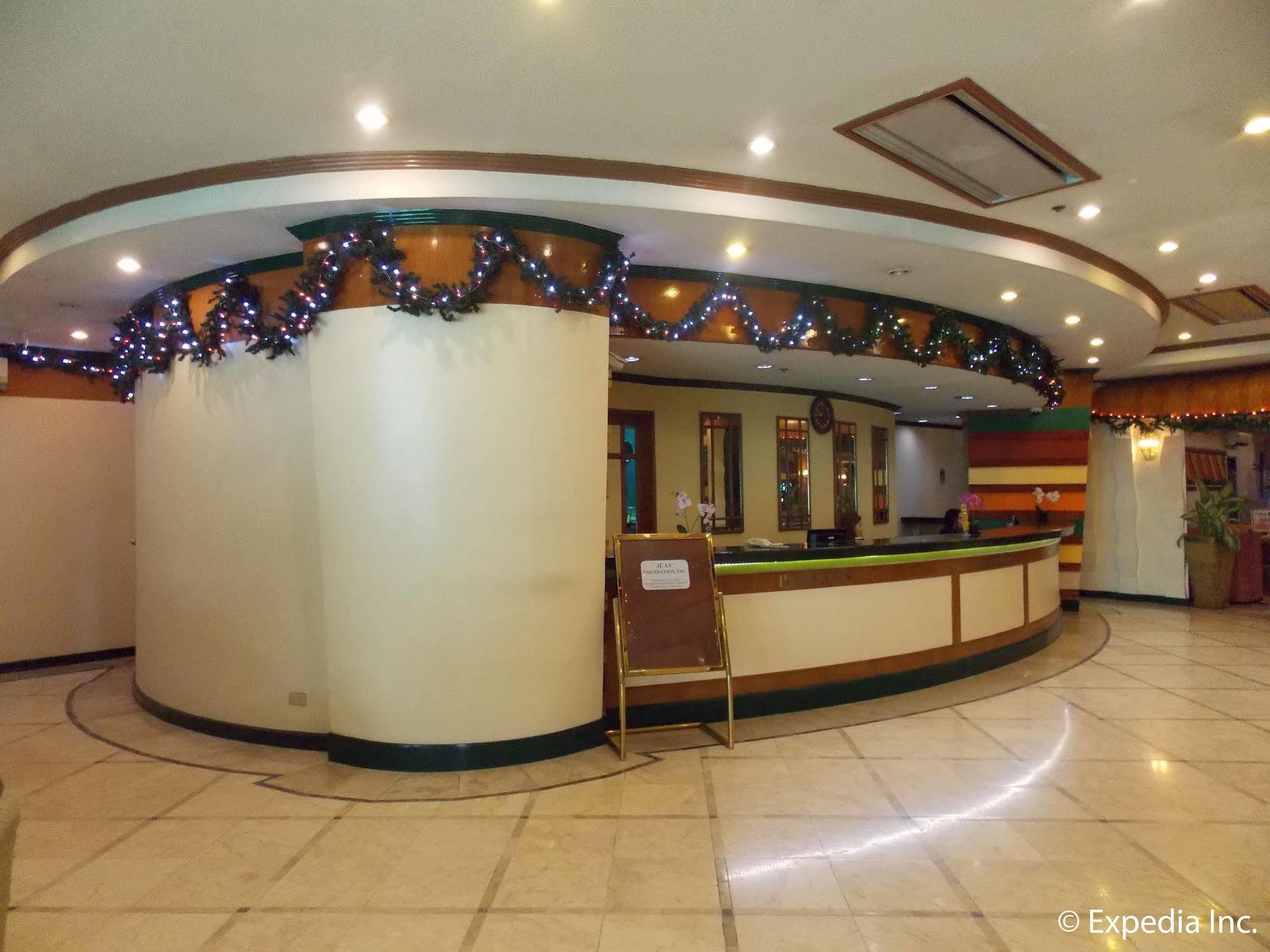 Holiday Plaza Hotel Cebu Exterior foto